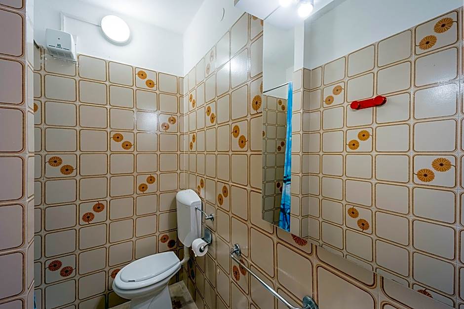 Loano Apartment Pool & Garden