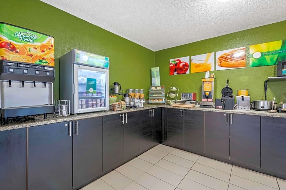 Quality Inn & Suites Leesburg Chain of Lakes