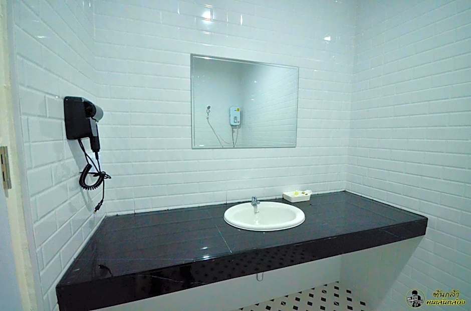 แอ่ว-ดีLD Hotel&Residences