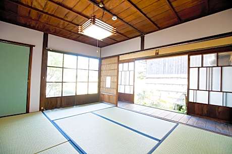 Japanese-Style Room