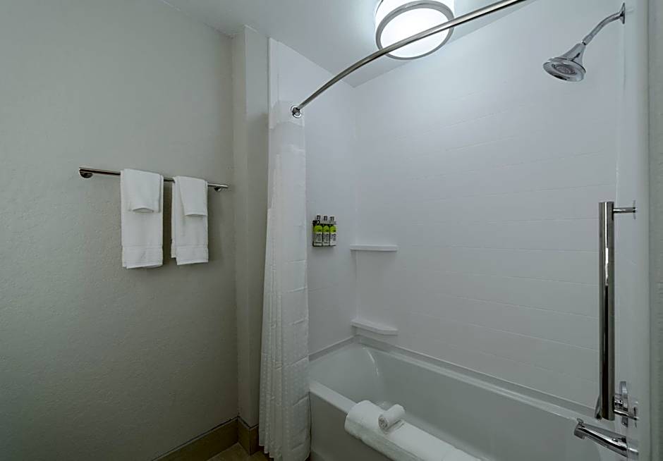 Holiday Inn Express & Suites San Marcos South By IHG