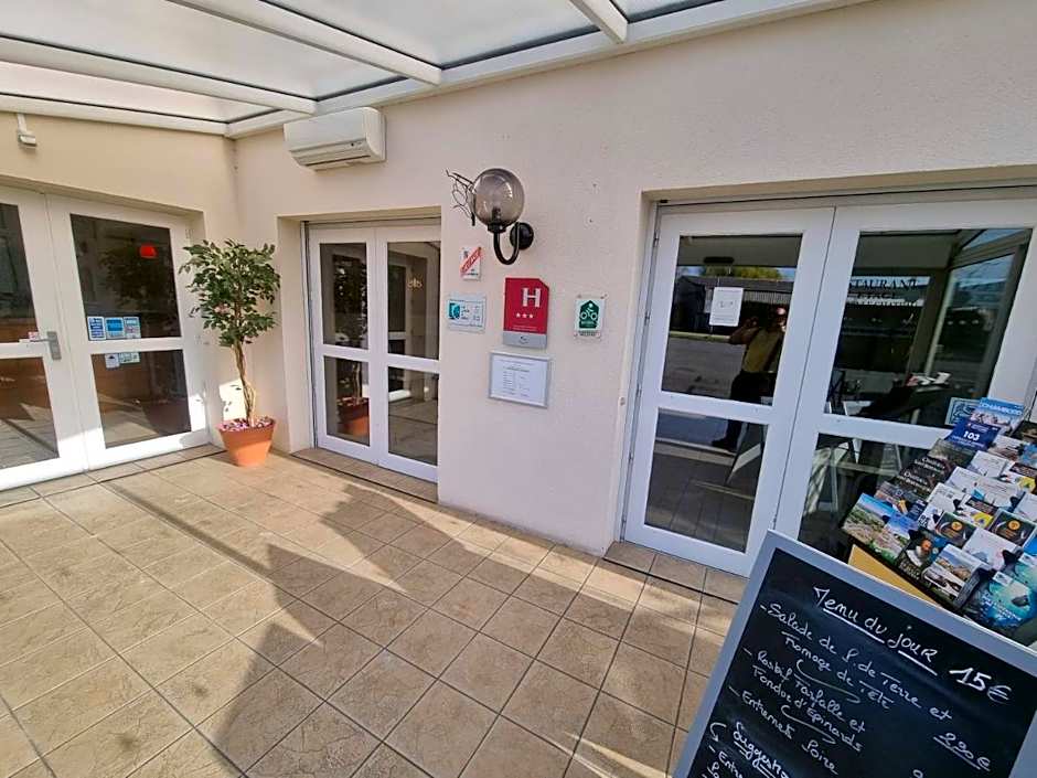 Logis Hotel Sully le Chateau