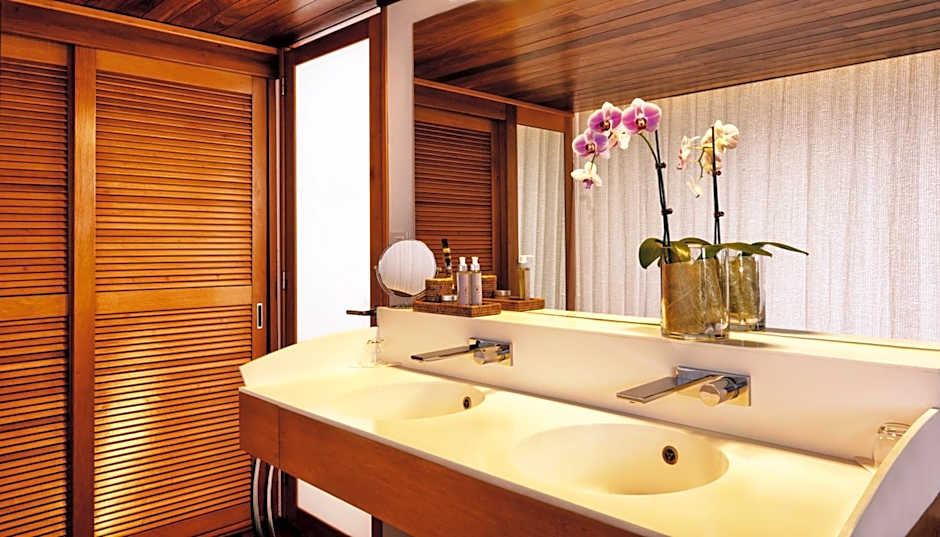 Blue Margouillat Seaview Hotel