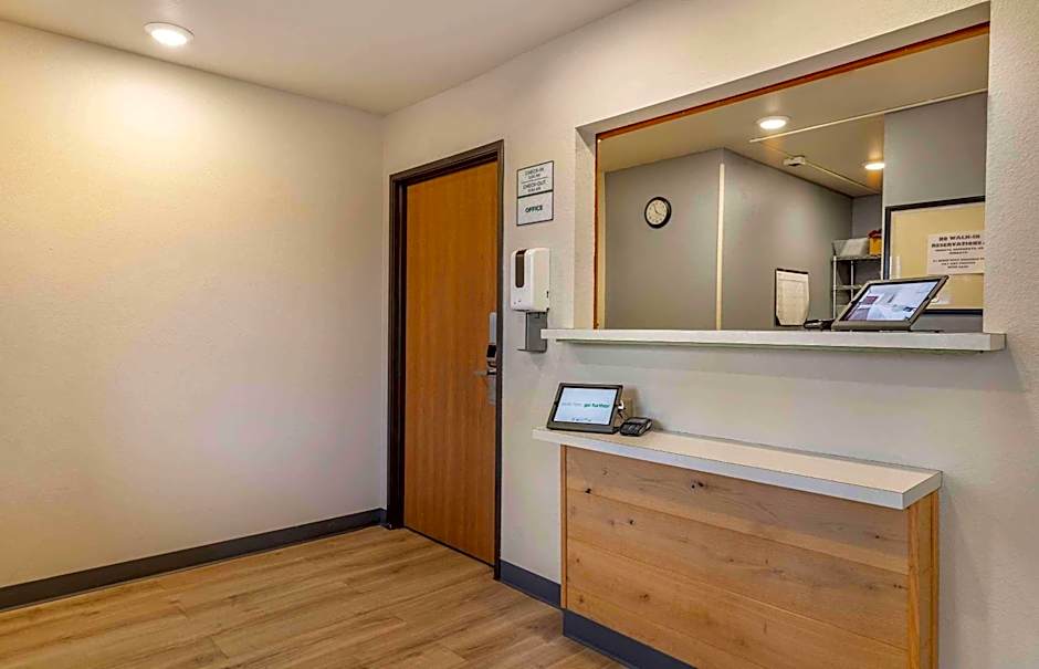 Extended Stay America Select Suites - Wichita - North