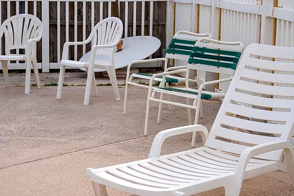 Island Inn By OYO Galveston Beach, TX