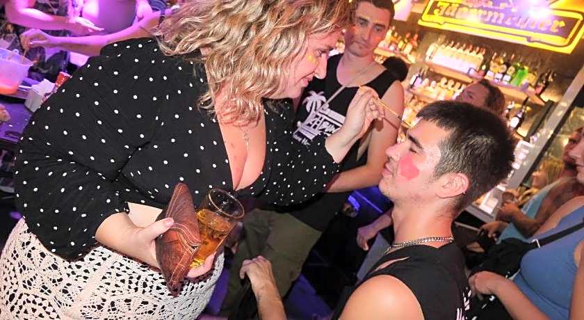 Balcony Party Hostel Ao Nang Beachfront Adult Only