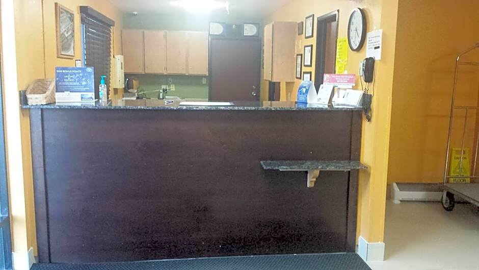 Super 8 by Wyndham Rawlins