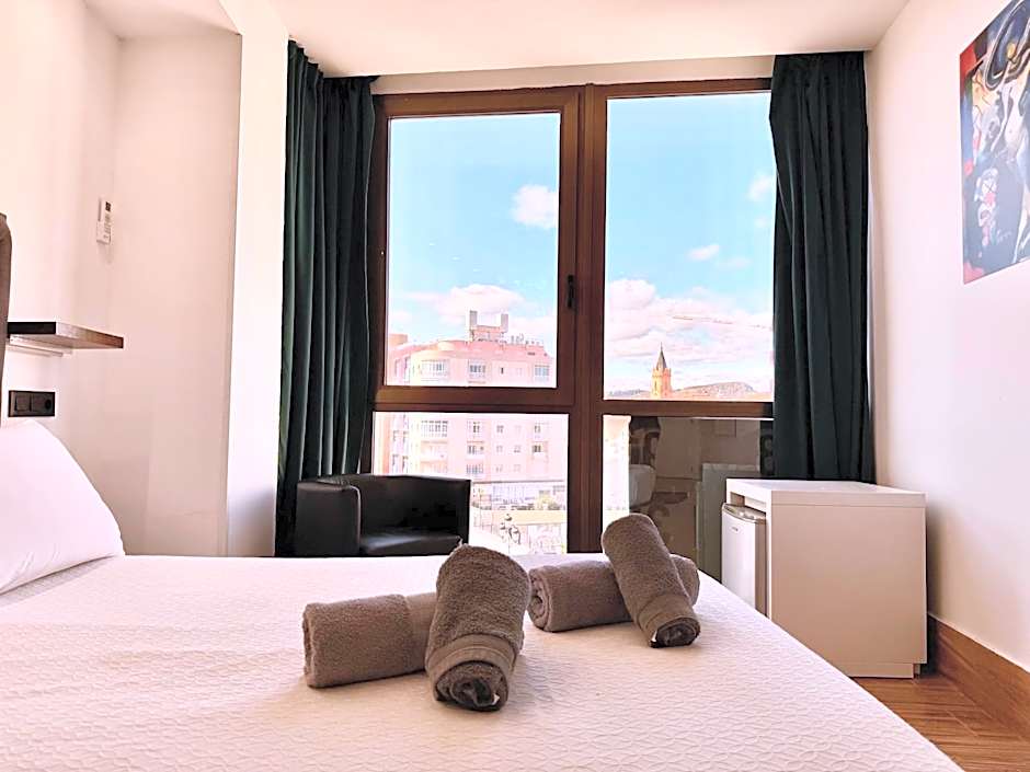 Ilustre - City-View Rooms with AC in Málaga's Old Town - Steps from Calle Larios and the Thyssen