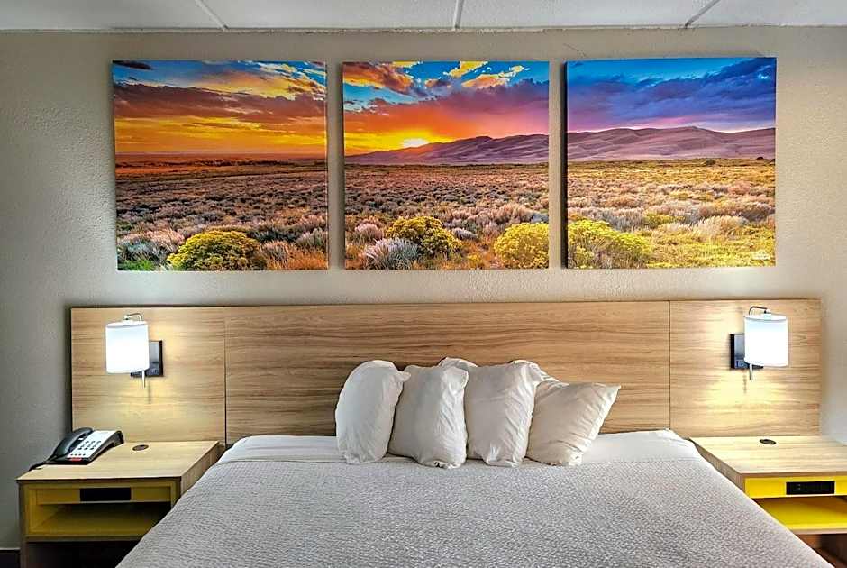 Days Inn by Wyndham Houston