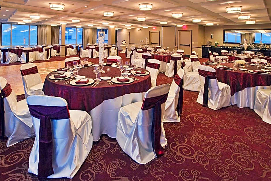 Holiday Inn & Suites Virginia Beach - North Beach By IHG