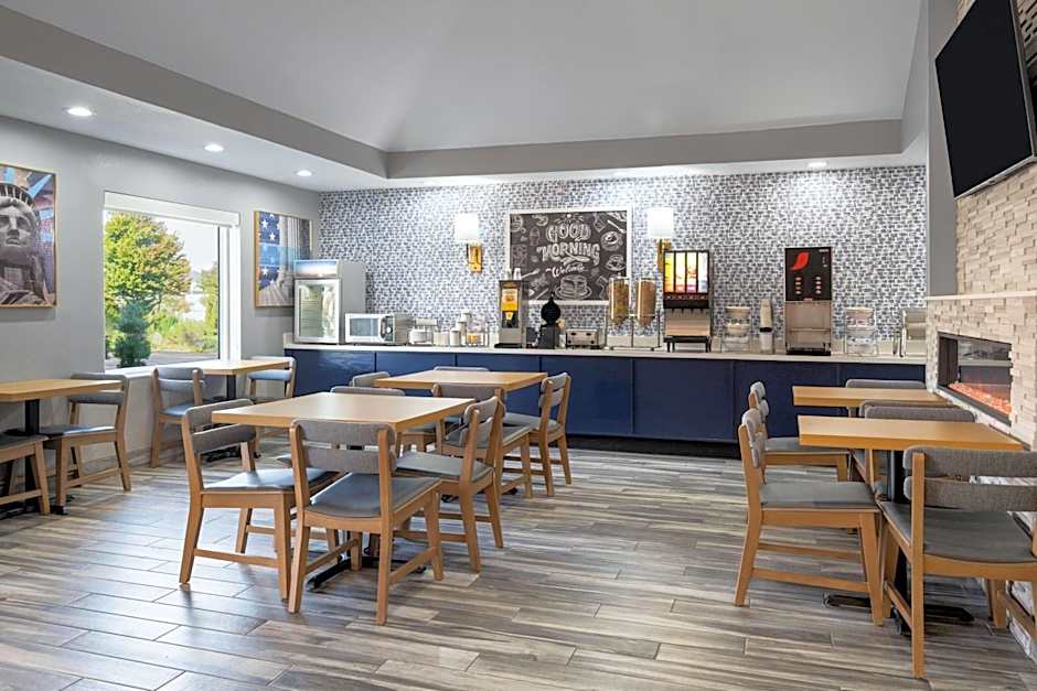 AmericInn by Wyndham Urbana/Champaign University Area