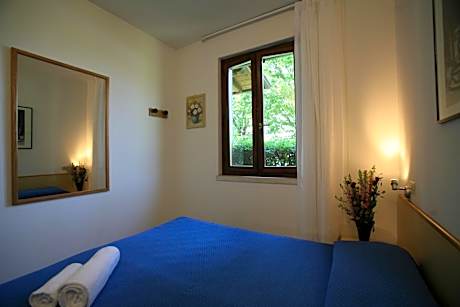 One-Bedroom Bungalow (2 Adults + 2 Children)