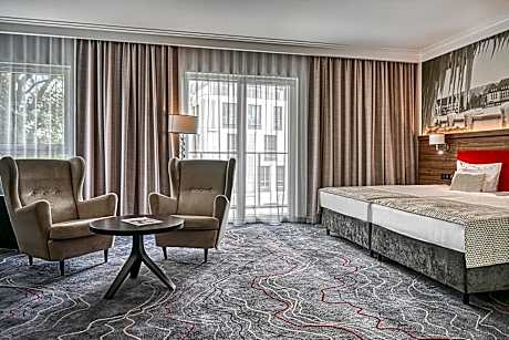 Deluxe Double or Twin Room with Balcony