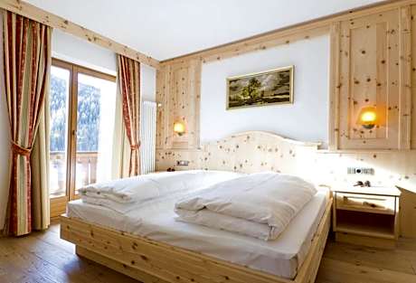 Two-Bedroom Apartment with Balcony