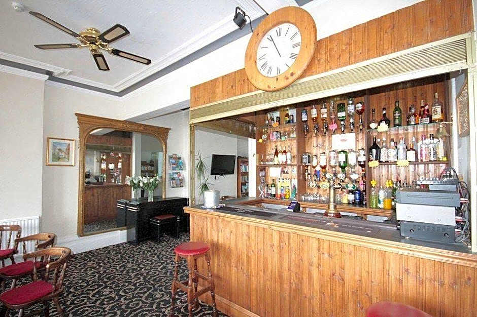 OYO Marine Parade Hotel, Eastbourne Pier