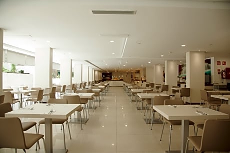 Globales Panamá - Only Adults +16