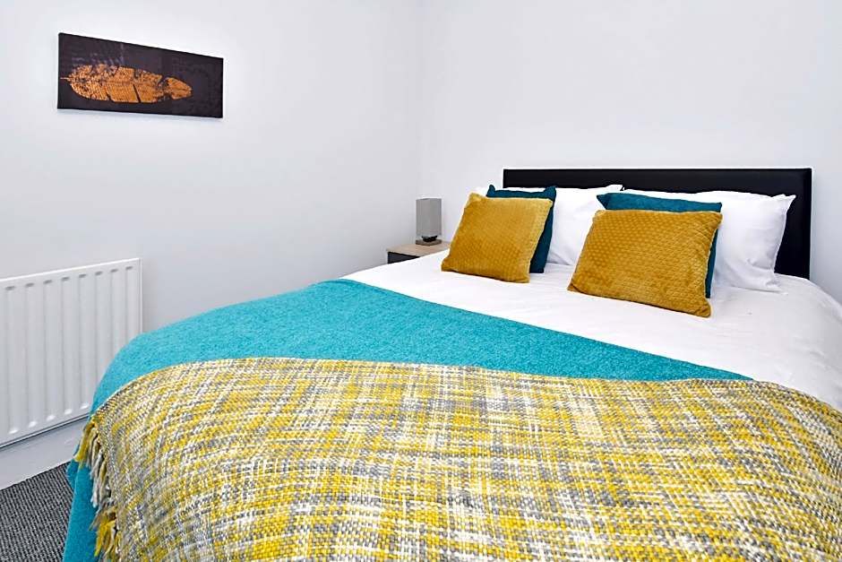 Townhouse @ 272 Walthall Street Crewe