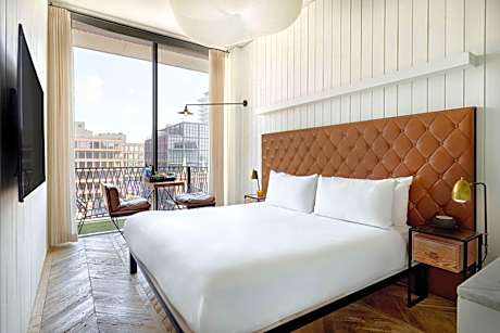 City View King Balcony