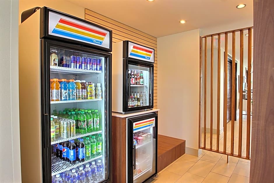Holiday Inn Express & Suites Fond Du Lac By IHG