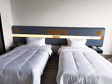 Bengenei Hotel