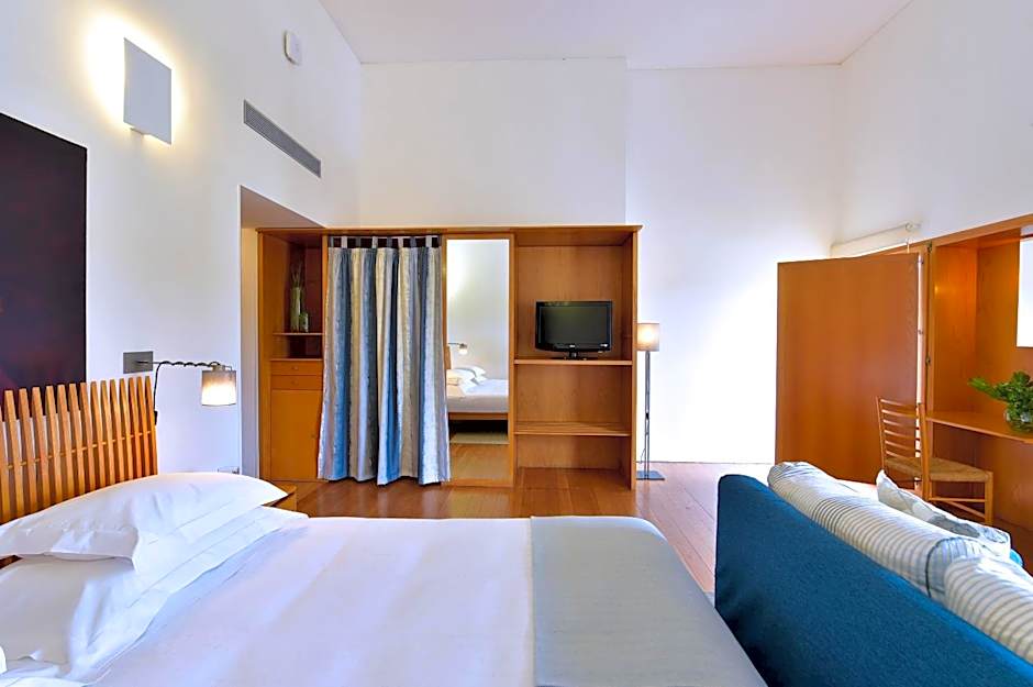 Pousada Convento de Arraiolos - Historic Hotel