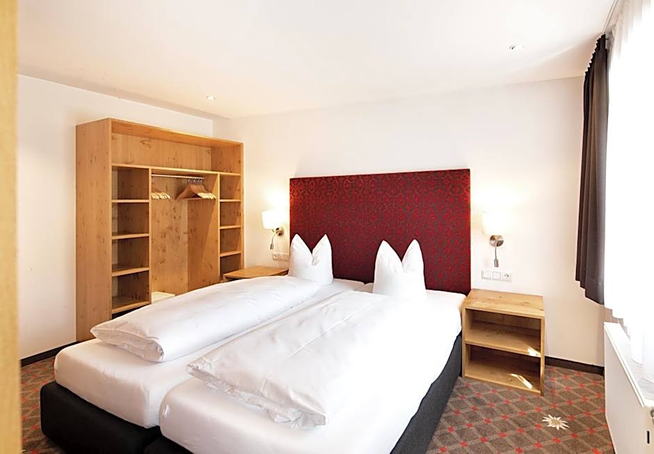 Photo 1 of 4 of Suite