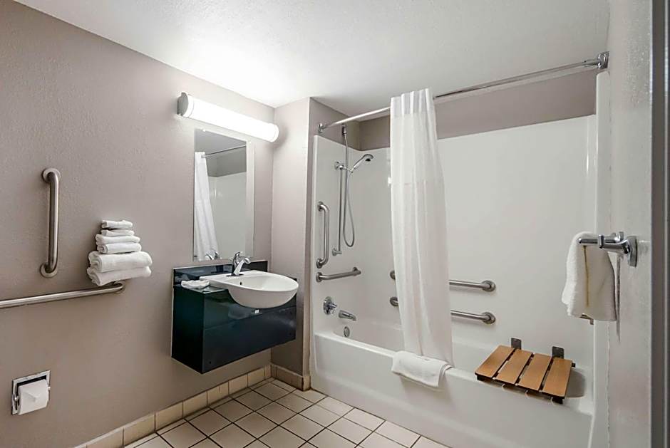 Motel 6-Laredo, TX - North I-35