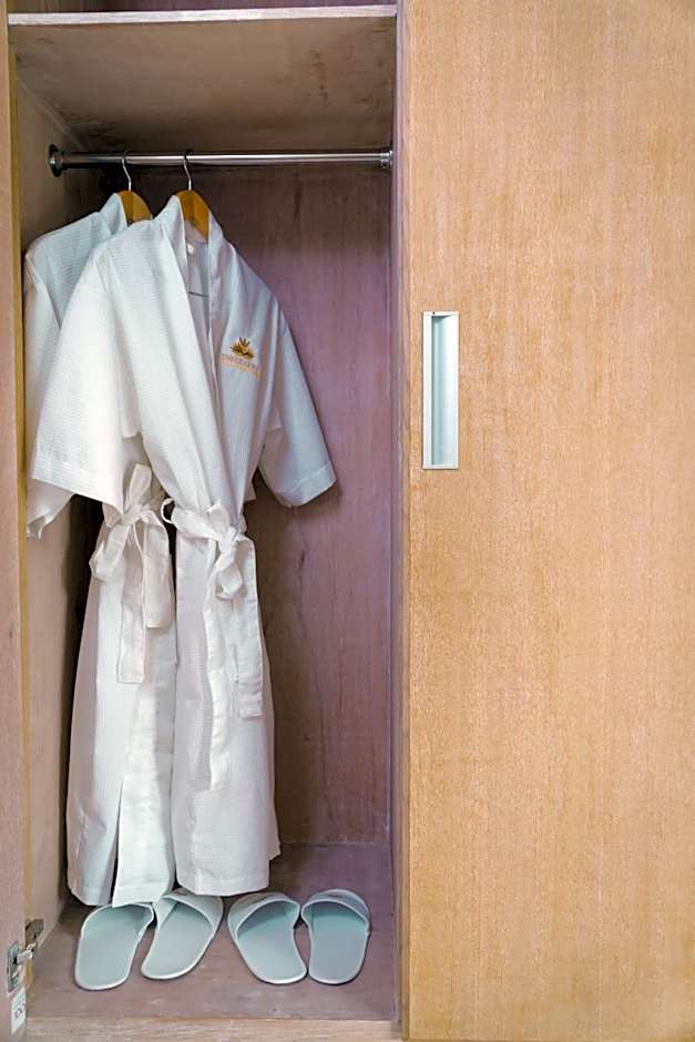 Three Gold Luxury Private Villas