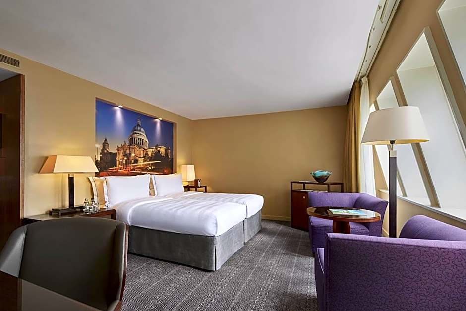 Threadneedles, Autograph Collection by Marriott