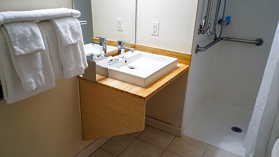 Downtown Grand Hotel & Casino