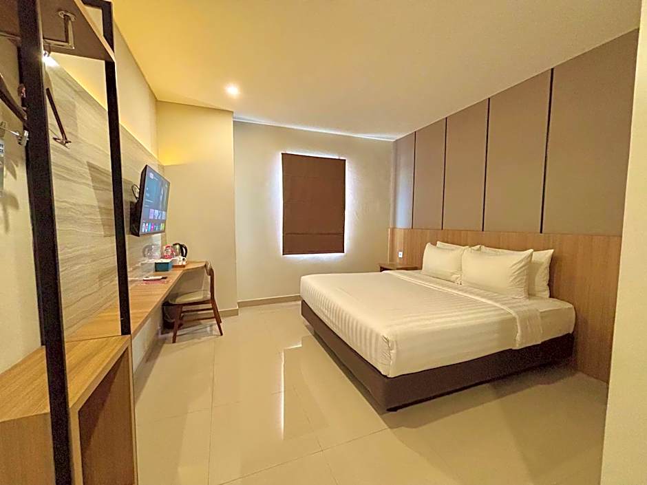 Front One Hotel Gombong