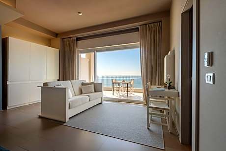Double or Twin Room with Sea View