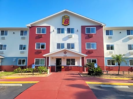 Super 8 by Wyndham Clearwater/St. Petersburg Airport