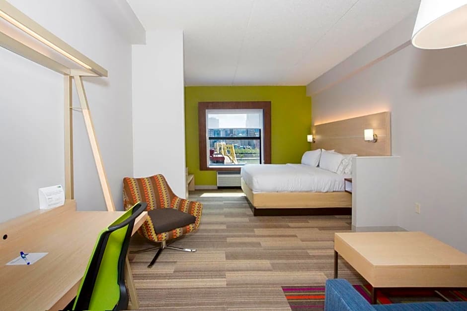Holiday Inn Express & Suites Pittsburgh North Shore By IHG