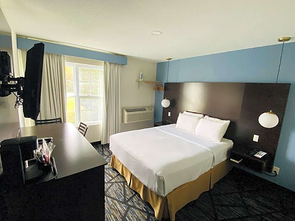 Clearwater Lakeshore Motel