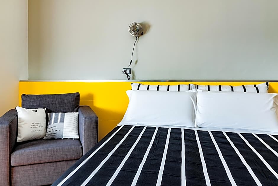 TRAVEL STATION Bedandbreakfast