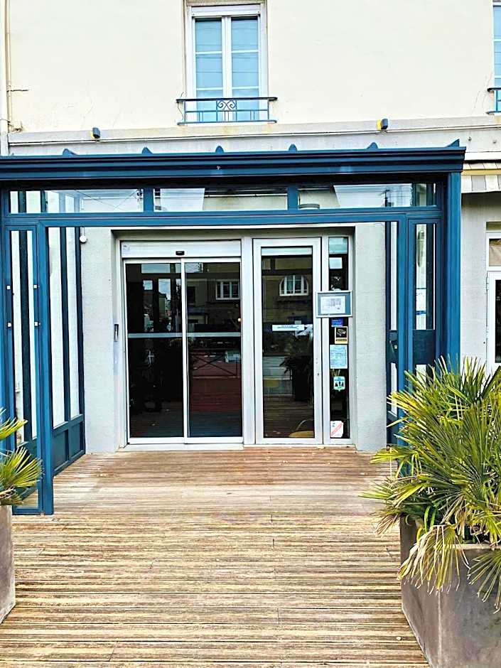 Brit Hotel Le Surcouf