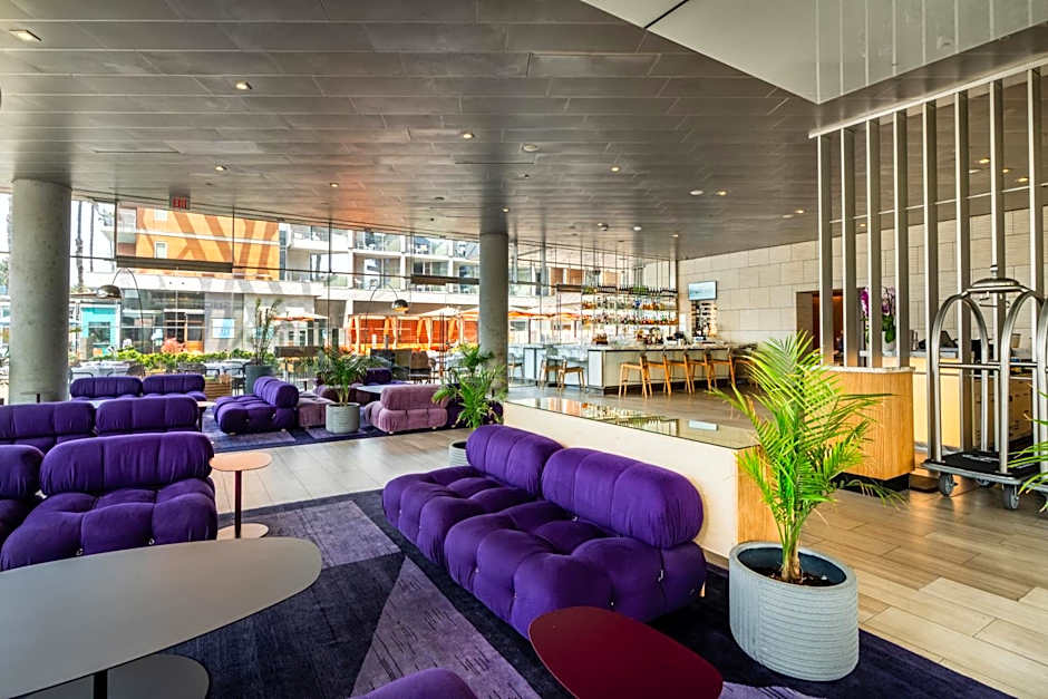 Shore Hotel