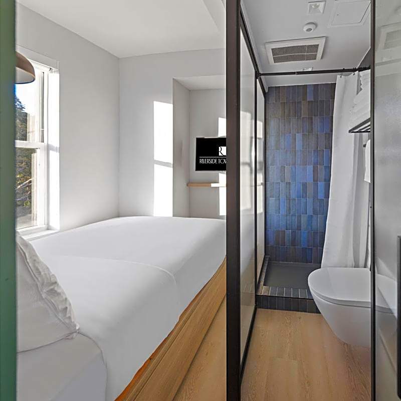 Riverside Tower Hotel