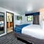 Oyster Bay Inn & Suites