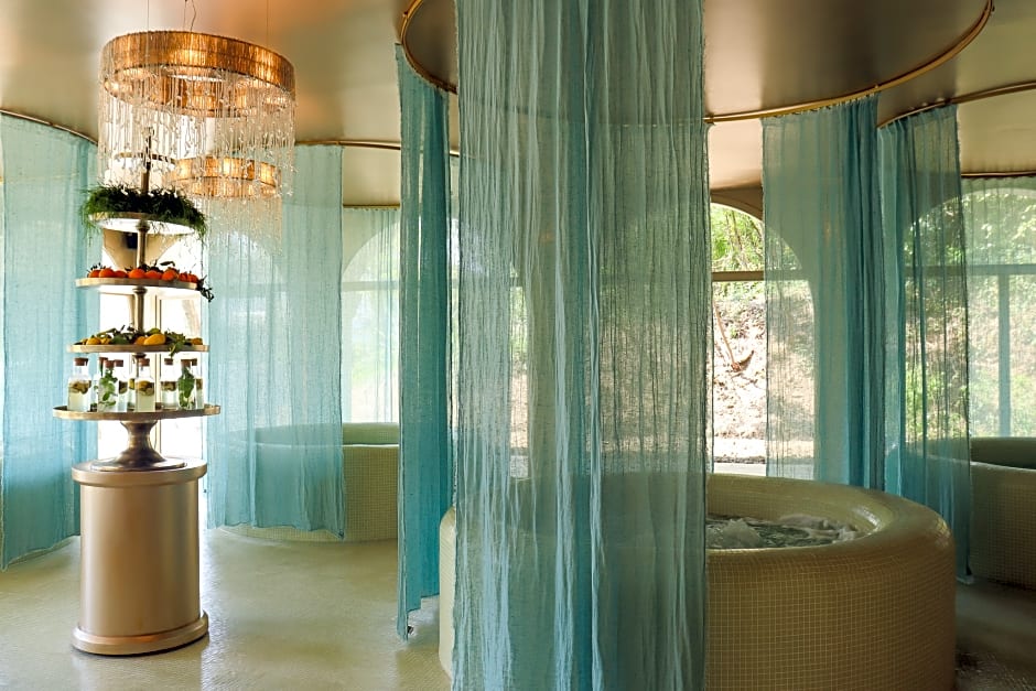 Brindos Lac & Château