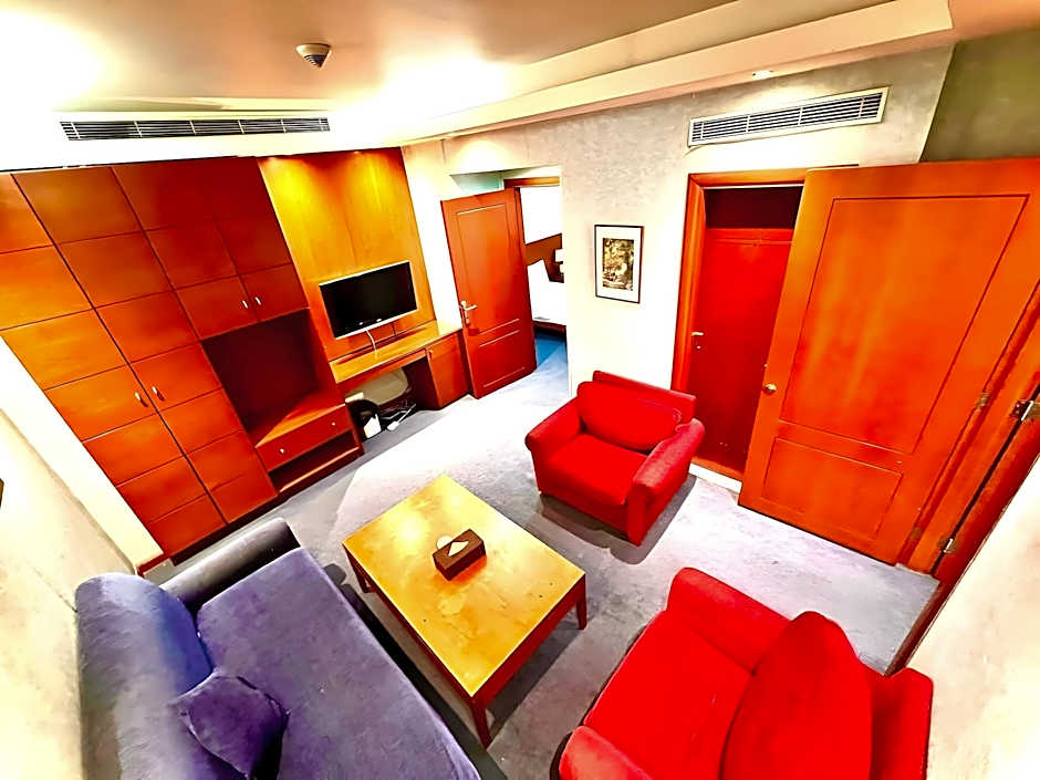 Ceasars Park Hotel