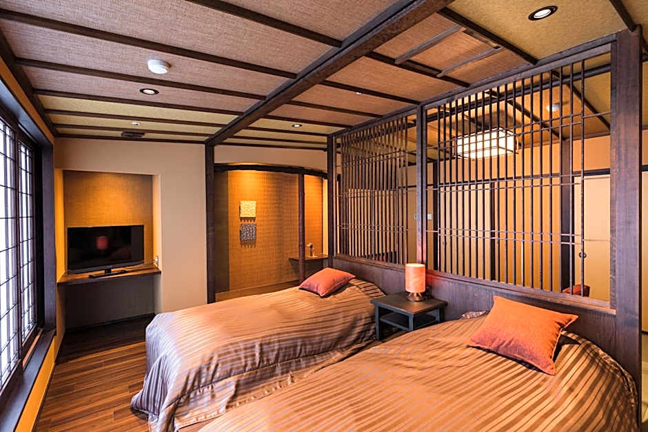 Tsuta Onsen Ryokan