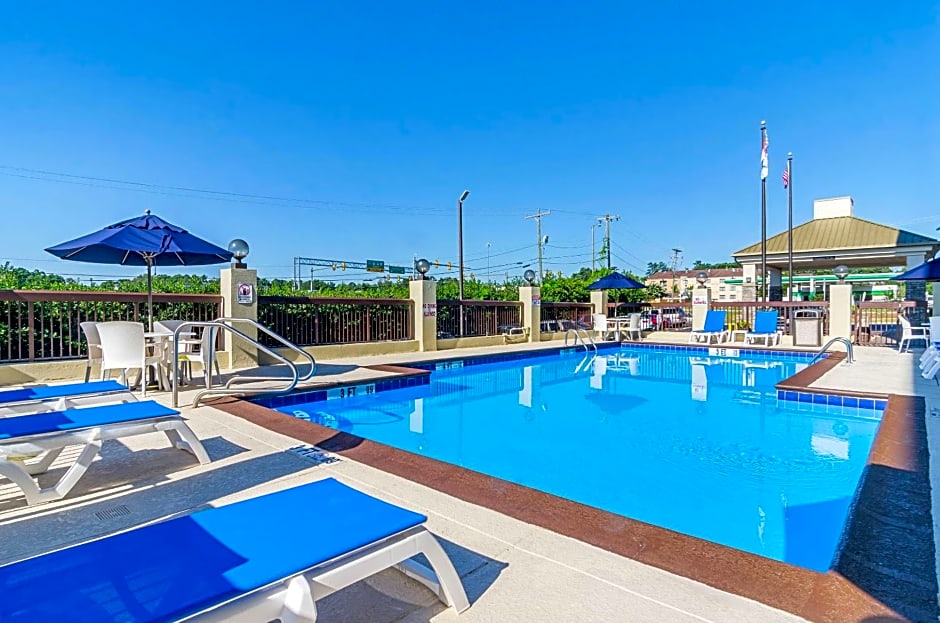 Comfort Inn & Suites Durham near Duke University