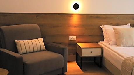 Deluxe Double or Twin Room with Lake View