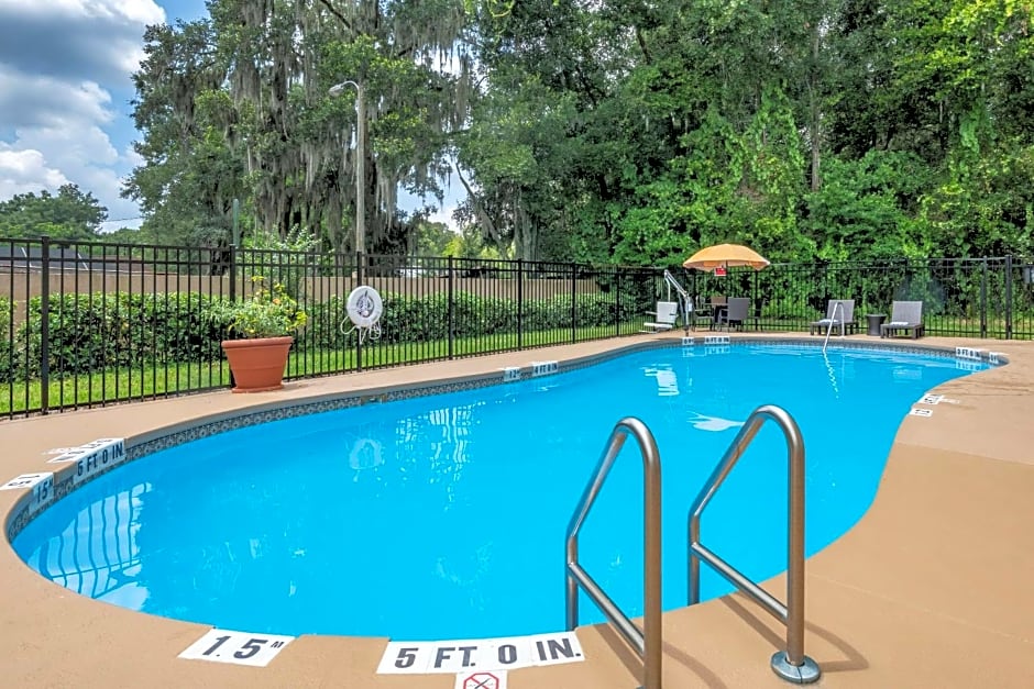 Comfort Inn & Suites DeLand - near University