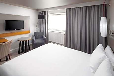 Standard Queen Room - Accessible