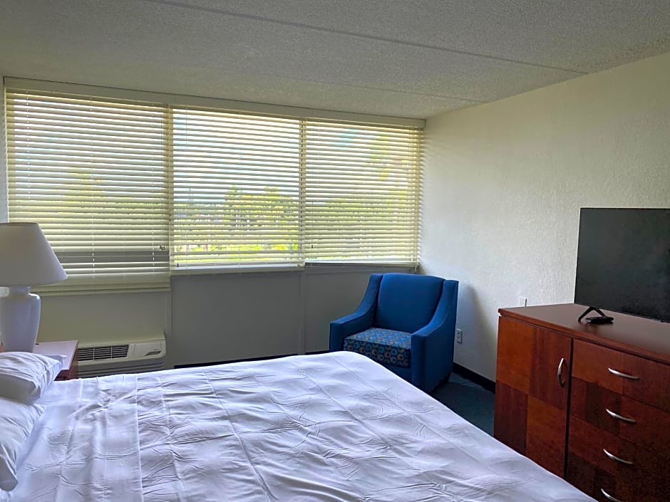 Miami Gardens Inn & Suites