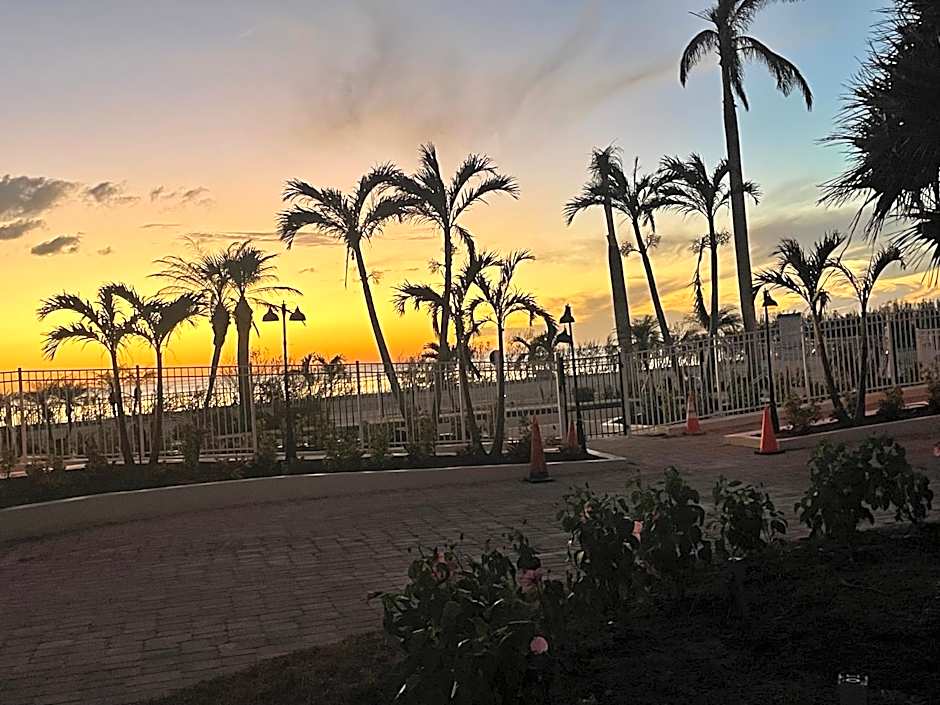 Estero Beach And Tennise Club 1008 B