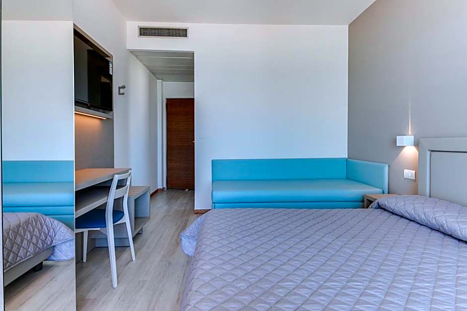 MARITTIMO Riccione - Hotel Clipper FRONTE MARE